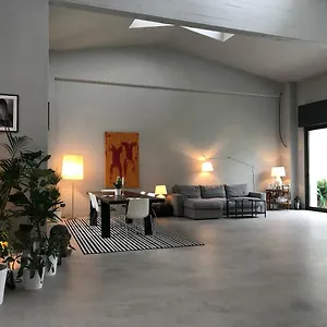 Loft Navigli With Private Garden 3*, Milano Italia